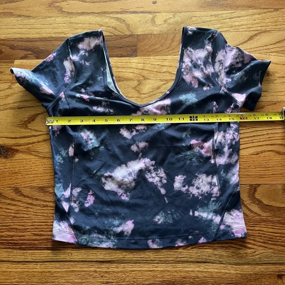 Lululemon Crop Tank Top - Tie Dye - size 8 - Picture 5 of 8